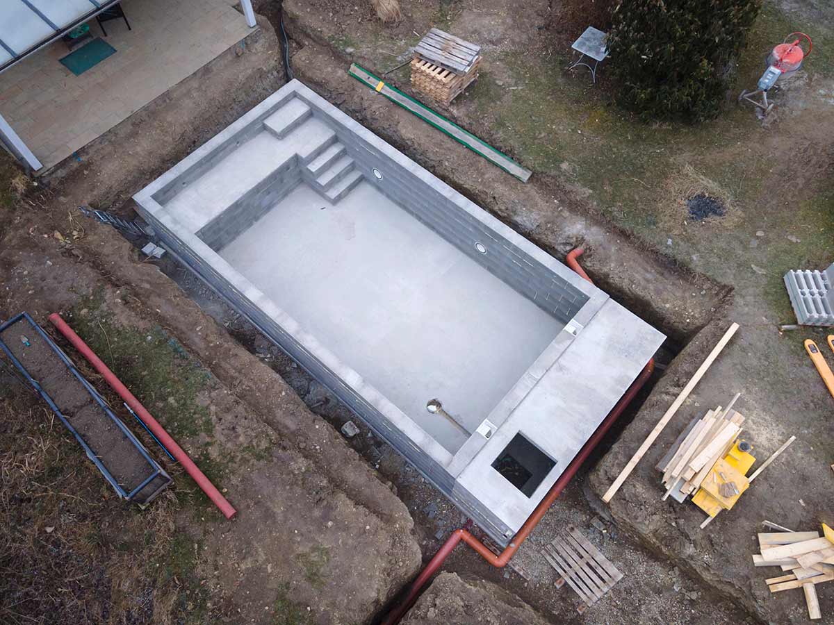 construire piscina exterioara